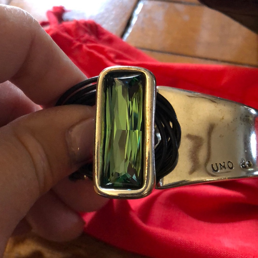 Uno de 50 aurora borlealis braclet.